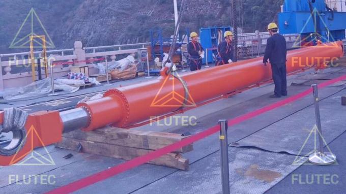 Head Bolted Mill type Hydraulic Cylinder For Dam Gate / Spill Gate 1